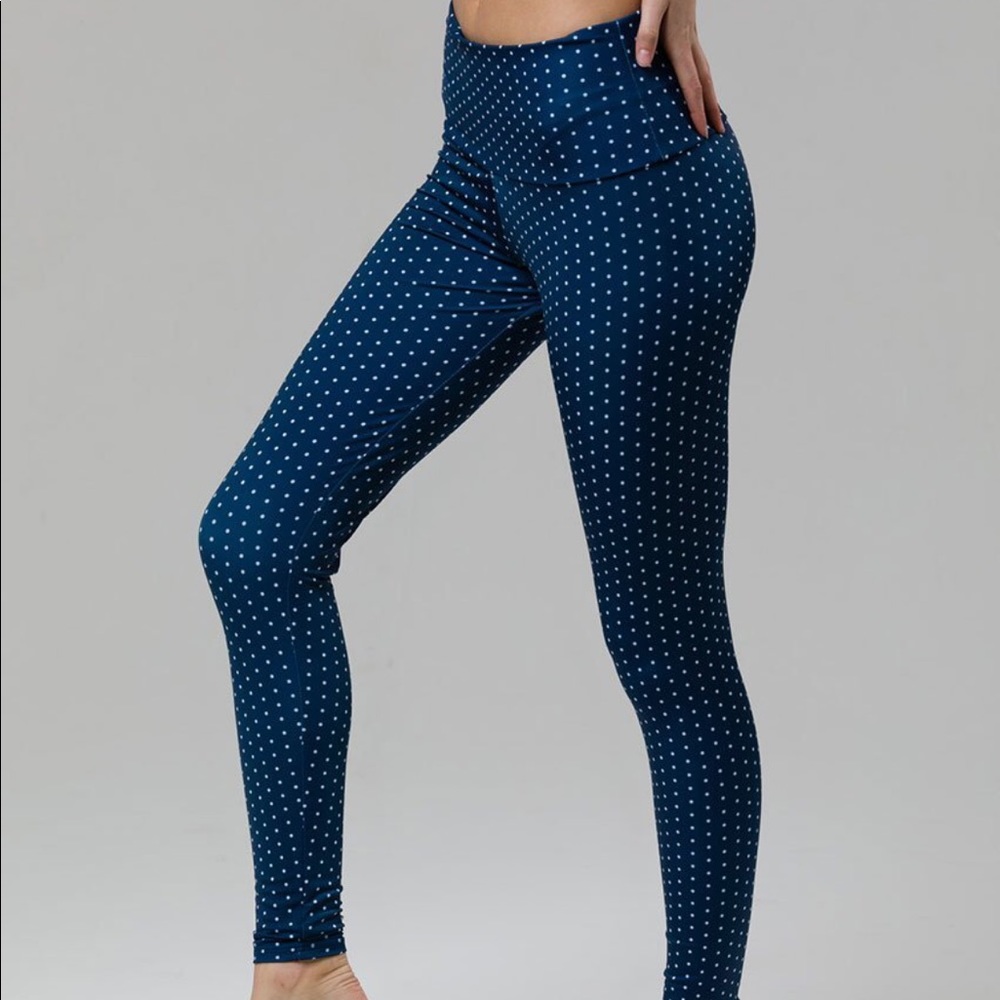 Pebble Dot Onzie Leggings